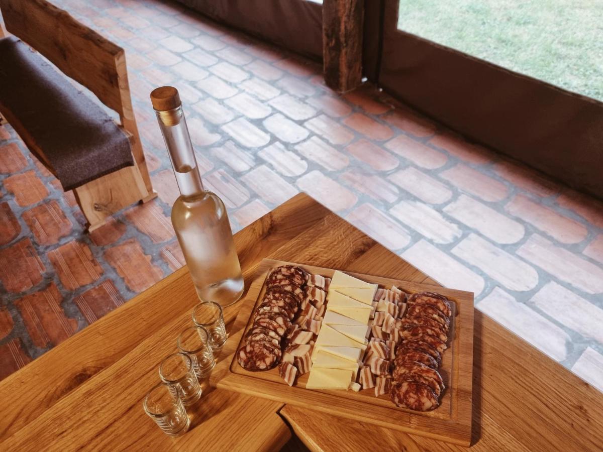 Pensjonat Ruralna Kuca Za Odmor Kablarovo Brdo Krnjak Zewnętrze zdjęcie