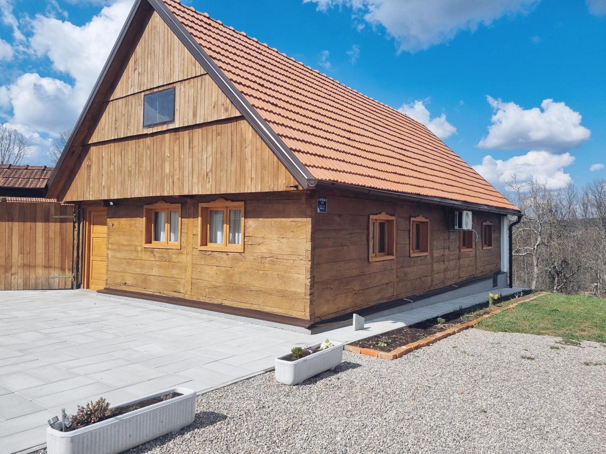 Pensjonat Ruralna Kuca Za Odmor Kablarovo Brdo Krnjak Zewnętrze zdjęcie